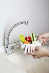 Pratik Salata Hazırlama Kabı Salatamatik Mükemmel Doğayıcı ve Yıkayıcı Süzgeçtir