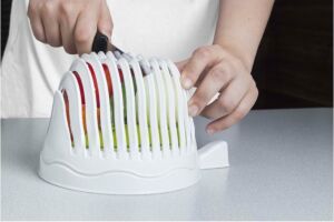 Pratik Salata Hazırlama Kabı Salatamatik Mükemmel Doğayıcı ve Yıkayıcı Süzgeçtir