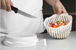 Pratik Salata Hazırlama Kabı Salatamatik Mükemmel Doğayıcı ve Yıkayıcı Süzgeçtir