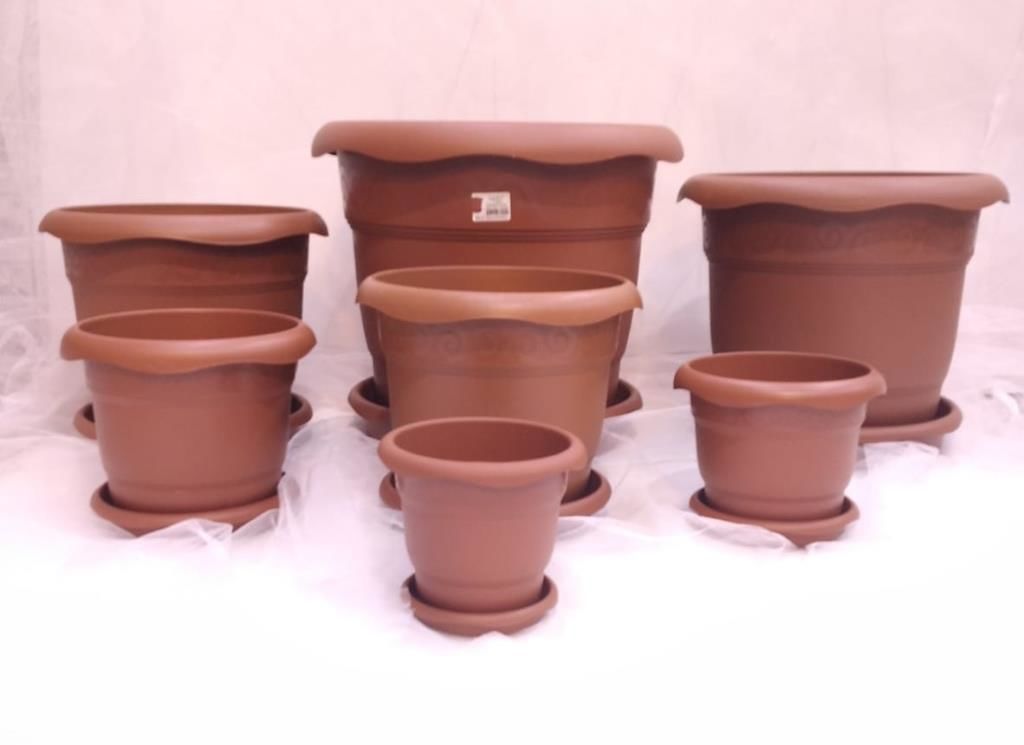 Kahverengi Yuvarlak Özel Altlıklı Boy Boy Plastik Çiçek Saksıları Sağlam Plastik