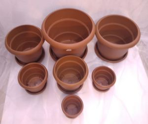 Kahverengi Yuvarlak Özel Altlıklı Boy Boy Plastik Çiçek Saksıları Sağlam Plastik