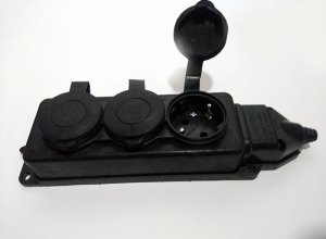 3lü GRUP PRİZ TOPRAKLI KAPAKLI SERİ KAUÇUK PRİZ