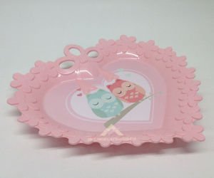 Çiçek ve Kalp Desenli Servis Tepsisi 32x30cm Duvara Asılabilir Şık Tasarım Plastik Sunum Tepsisi