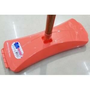 110cm Metal Saplı Pratik Halı Süpürgesi 6 Döner Fırçalı Gırgır Plastik Hazne,Elektrik+Şarj Derdi Yok