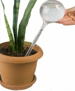 Çiçeklerinizi koruyan 1 ADET saksı suluğu çiçeklerin ömrünü uzatan otomatik çiçek sulama sistemi