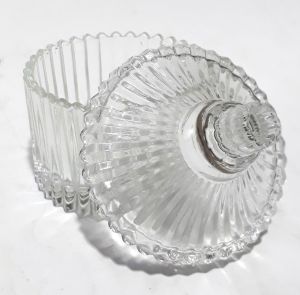 6,5x6,5x9cm Boyutunda Kapaklı Kaliteli Camdan Üretilmiş Şekerlik Kaliteli Camdan Üretilmiştir