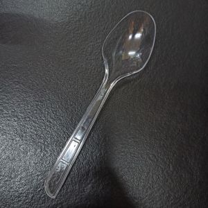 Kullan At Pratik Ekonomik Şeffaf Kaşık Plastik 12 Adet Fiyatıdır