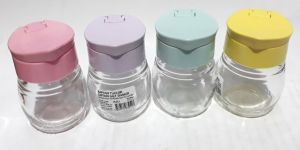 2 Adet 7x5x5cm Boyutlarında Cam ve Kapaklı Tuzluk ve Karabiberlik