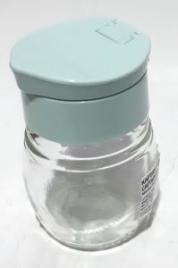2 Adet 7x5x5cm Boyutlarında Cam ve Kapaklı Tuzluk ve Karabiberlik