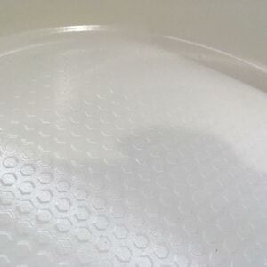 Silikon Dış Yüzey İçi Seramik Petek Tabanlı 24cm Derin Tepsi 4mm Kalınlıkta Alüminyum Yuvarlak Tava