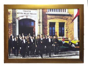 Altın Renginde 52x39 cm Boyutlarında Ahşap Kaliteli Çerçeve