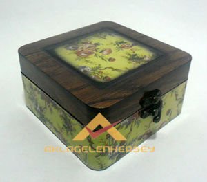 El işçilikli retro ahşap kutu, eskitme tarz çiçek desenli nostaljik ahşap mobilya mücevher sandığı,