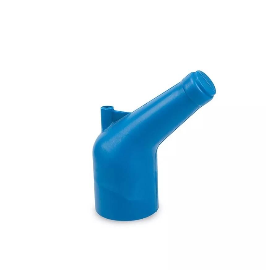 Damacanadan başka bir kaba su aktarma hunisi su dökme aparati