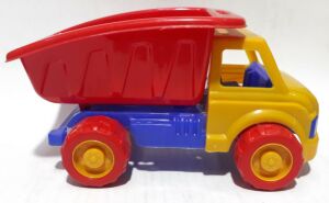 27x15x15cm  Boyutunda Kırmızı Fonksiyonsuz Oyuncak Sağlam Kamyon Sağlığa Zararsız Maddeden Üretim