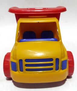 27x15x15cm  Boyutunda Kırmızı Fonksiyonsuz Oyuncak Sağlam Kamyon Sağlığa Zararsız Maddeden Üretim