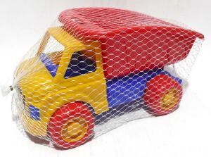 27x15x15cm  Boyutunda Kırmızı Fonksiyonsuz Oyuncak Sağlam Kamyon Sağlığa Zararsız Maddeden Üretim