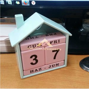 Dekoratif Şık Sonsuz Takvim Hediyelik Ev Şeklinde Kalpli Pencereli Çatılı Sonsuz Takvim