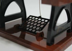 ANTİKA DİKİŞ MAKİNESİ MODELİNDE MÜZİK KUTUSU