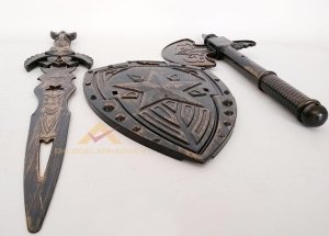 3 PARÇA PLASTİK OYUNCAK KALKAN KILIÇ BALTA SETİ