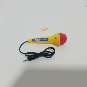 ÇOCUKLARIN MİKROFON İLE MÜZİĞE EŞLİK EDEBİLECEKLERİ SESLİ IŞIKLI GİTAR