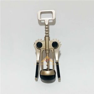 METAL SAĞLAM GÖVDESİ İLE PRATİK KAPAK AÇACAĞI VE TİRBUŞON