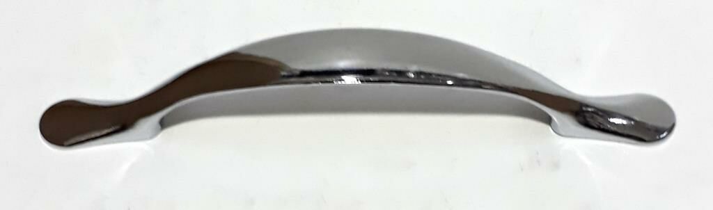 Delikler Arası 9,5 Boyu 14cm  Çelik Gümüş Renk Çekmece Kulpu Eğimli, Kıvrımlı, Düz ve Desensiz