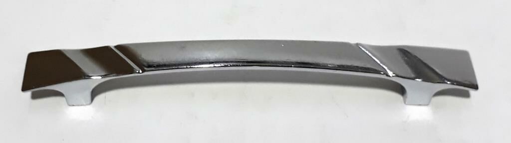 Delikler Arası 9,5 Boyu 12,5cm Çelik Gümüş Renk Çekmece Kulpu Kenarları Yan Çizgili Kulp