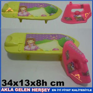 KIZ ÇOCUKLARI İÇİN OYUNCAK MASALI ÜTÜ SETİ