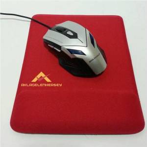 KIRMIZI BİLEK DESTEKLİ OYUNCU MOUSE PAD