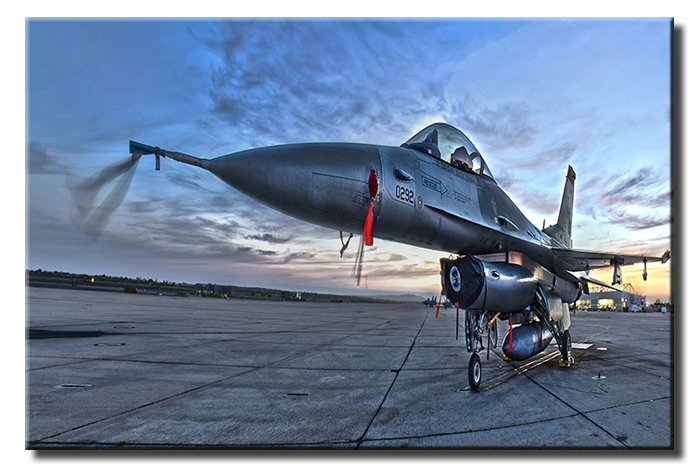 PİSTE İNEN F16 6 değişen ölçü ORİJİNAL KANVAS TABLO