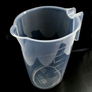 Şeffaf Kırılmayan Plastikten Kulplu Sürahi Tipi 2 Litre Ölçü Kabı Çok Amaçlı  Dereceli Ölçek Kap