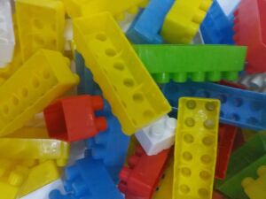 Eğitici Yaratıcı 200 parça Lego Seti Ufku Açar,Zeka Geliştirip Beceri Kazandır Bina,Araba,Tren Setli