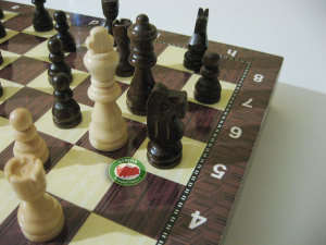 Kaplamalı Ve Çekmeceli Ahşap Satranç Takımı