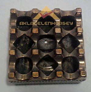 ANTİKA TARZ ESKİTME DÖKÜM KÜL TABLASI KARE-BAKIR