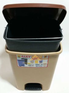 25 LİTRE PEDALLI KALİTELİ PLASTİK ÇÖP KOVASI NO.4 44x35x27cm -1