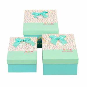 Dikdörtgen Şeklinde İç İçe Geçmeli 3'lü Set Kurdeleli Hediyelik Kutu