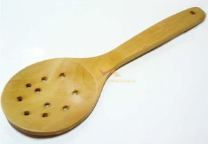 BAMBUDAN ÜRETİLMİŞ DELİKLİ AHŞAP KEVGİR KEPÇE