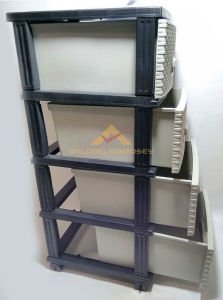 Bej-Gri Renk Tonlarında Büyük boy 4 Çekmeceli Hasır Desenli Komidin, Raddan Görünümlü Plastik Komidin