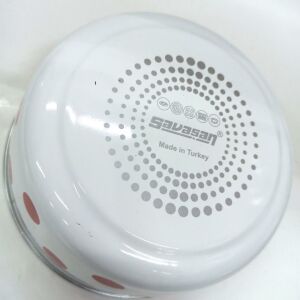 Endüksiyon Ocaklara Uygun Beyaz Üstüne Kırmızı Puantiye Desenli Savaşan Emaye 12 cm Çap