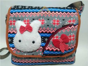 POSTACI MODEL PELUŞ AYICIKLI HELLO KİTTY DİZAYN GENÇ BAYAN ÇANTASI KADIN OMUZ ÇANTASI