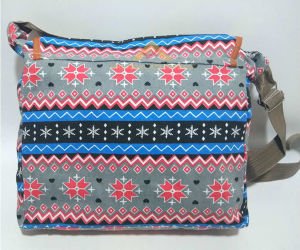 POSTACI MODEL PELUŞ AYICIKLI HELLO KİTTY DİZAYN GENÇ BAYAN ÇANTASI KADIN OMUZ ÇANTASI