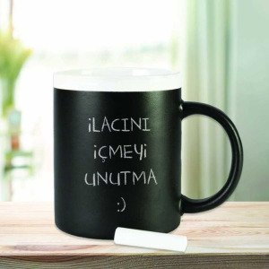 Tebeşirle Yazı Yazılan Kupa Bardak Blackboard Brew Üzerine Not Yazılan Kupa