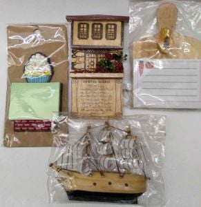 Magnetli Ahşap Ve Silikon Dolap Süsleri, Ahşap Safranbolu Evinde Ayetel Kürsi Yazılı