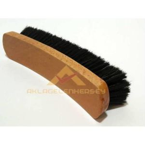 AHŞAP SAPLI AYAKKABI FIRÇASI İPEKSİ KIL YÜZEY