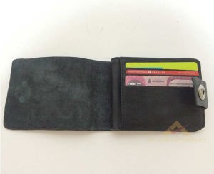 KEVIS YUMUŞAK DERİ KABARTMALI ERKEK CÜZDANI