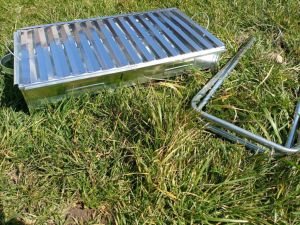 Ayaklı Büyük Mangal 50cm Kebapçı Tipi Geniş Oluklu Paslanmaz Galvaniz Gövde Krom Köfteci Izgarası