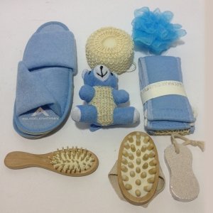 9 Parçadan Oluşan Duş Seti 32x30cm Özel Sepetli Kese Seti