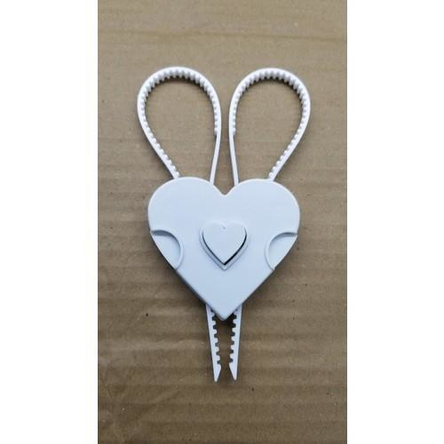 Çocukların Güvenliği İçin Kalpli Dolap Mandalı