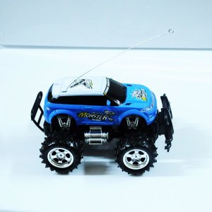 Uzaktan Kumandalı Off Road Full Fonksiyon Şarjlı 1:24 Scale Arazi Aracı Oyuncağı - Kumadalı Jip