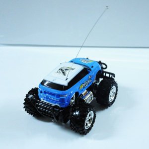 Uzaktan Kumandalı Off Road Full Fonksiyon Şarjlı 1:24 Scale Arazi Aracı Oyuncağı - Kumadalı Jip